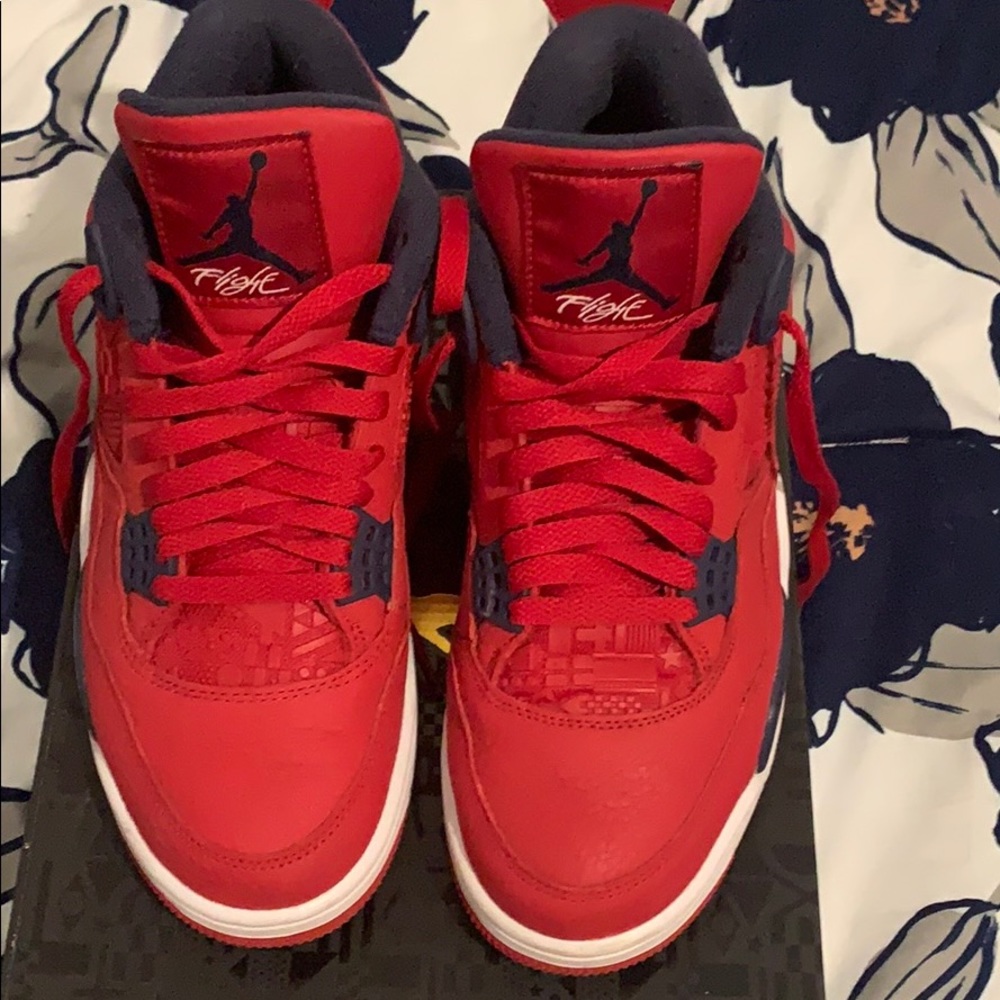 Retro Jordan 4